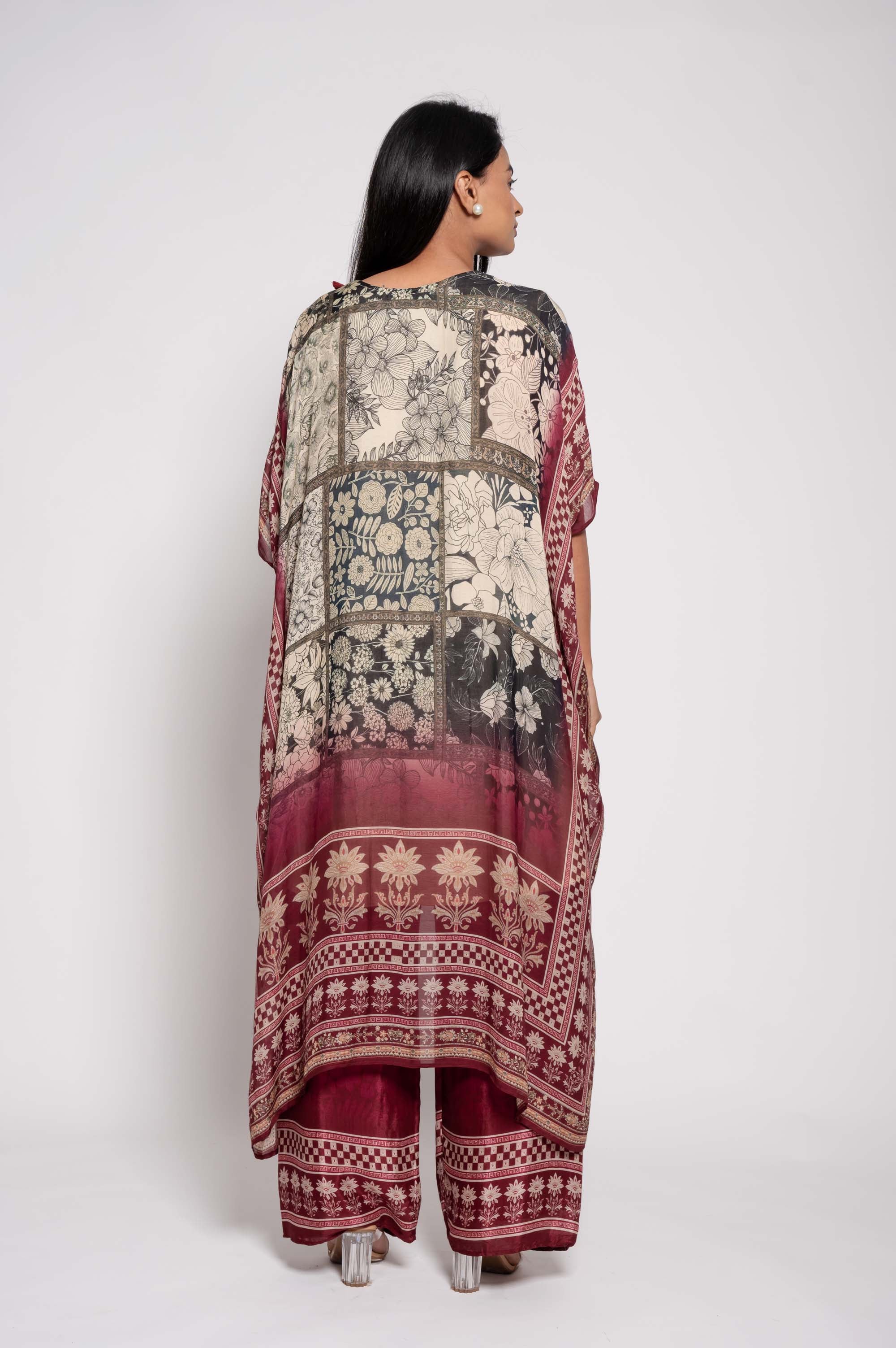 Printed Kurta Set with tasselwork in neckline
