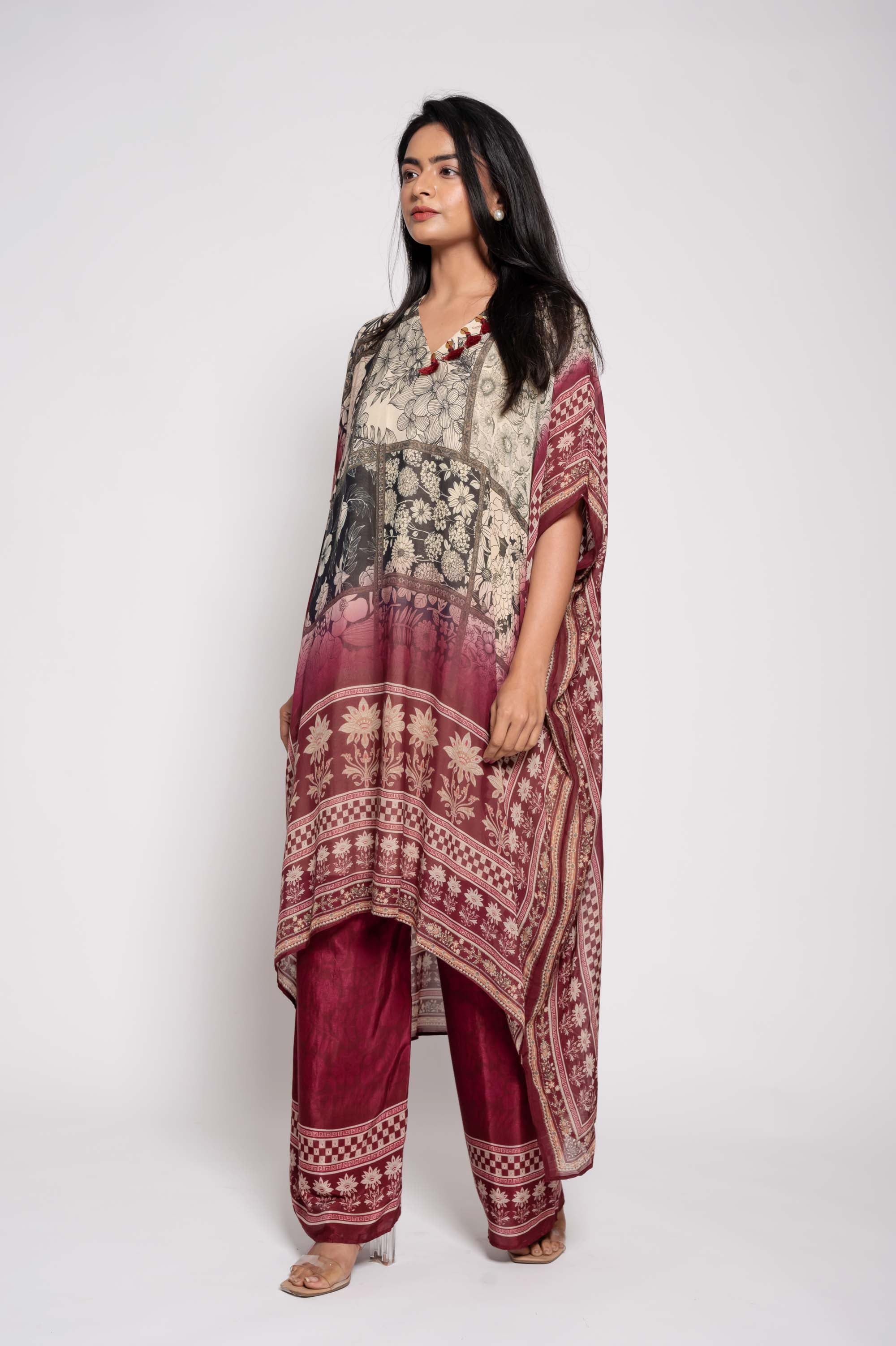 Printed Kurta Set with tasselwork in neckline