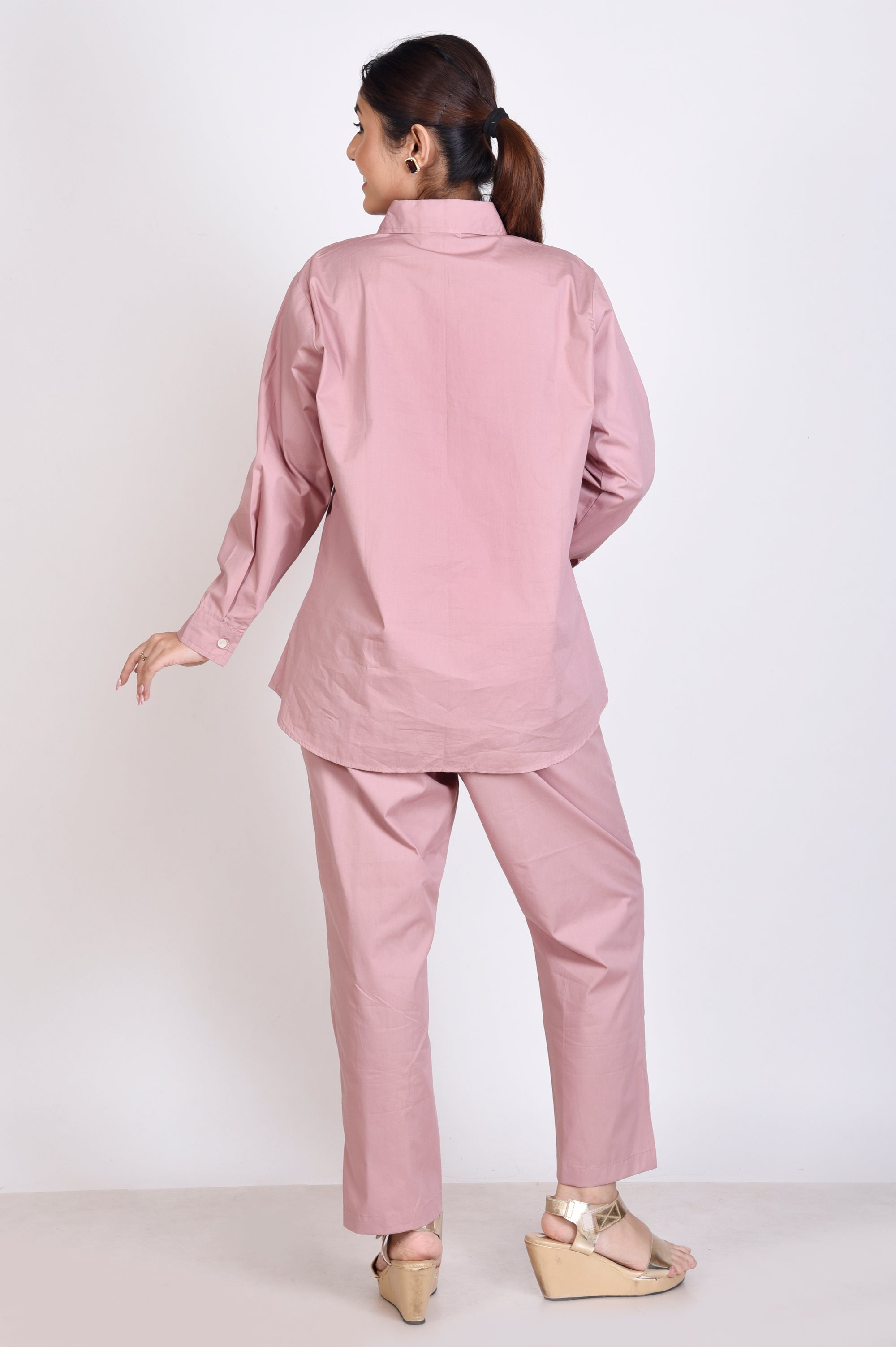 Lose Patten Shirt With Applique