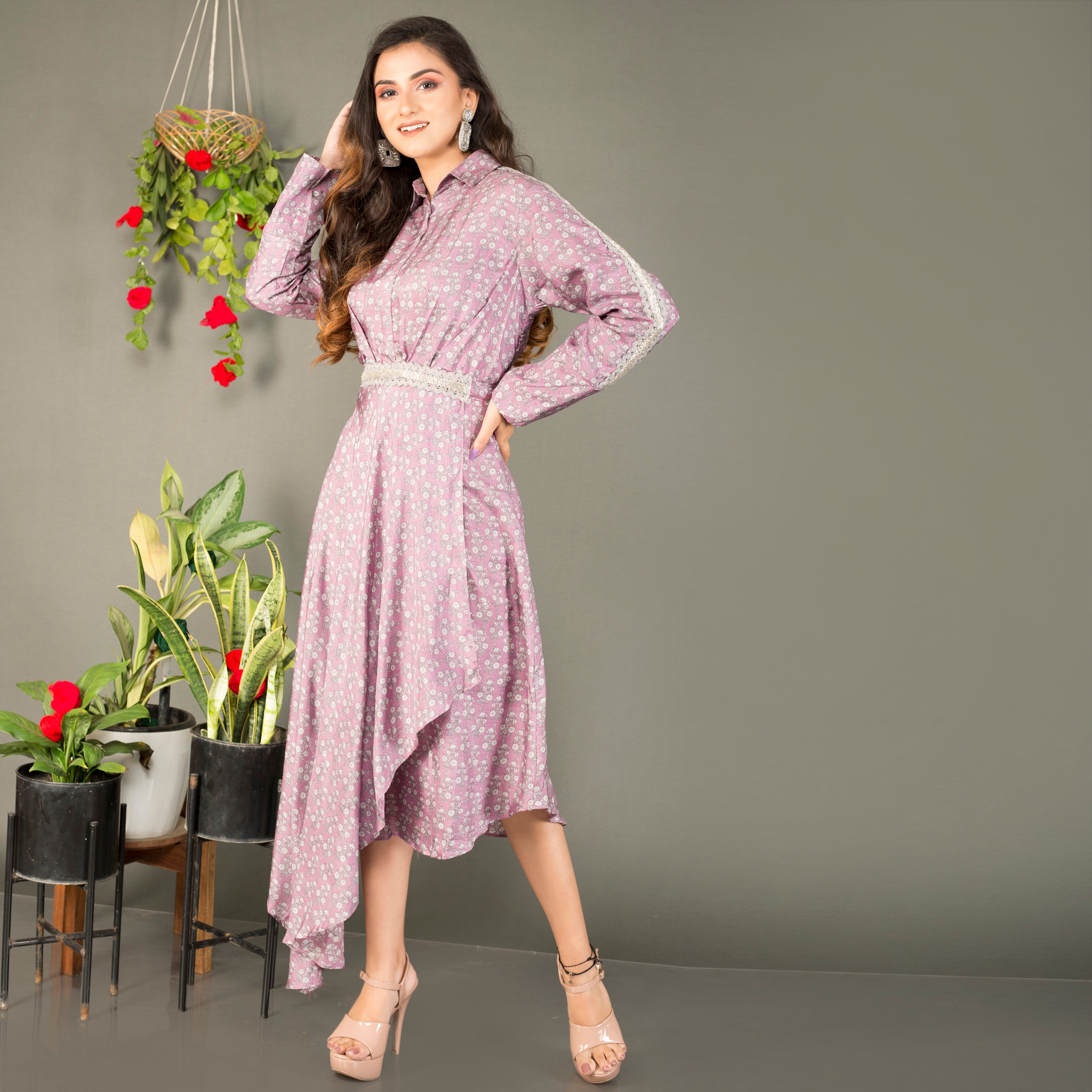 Collared dress with attached belt