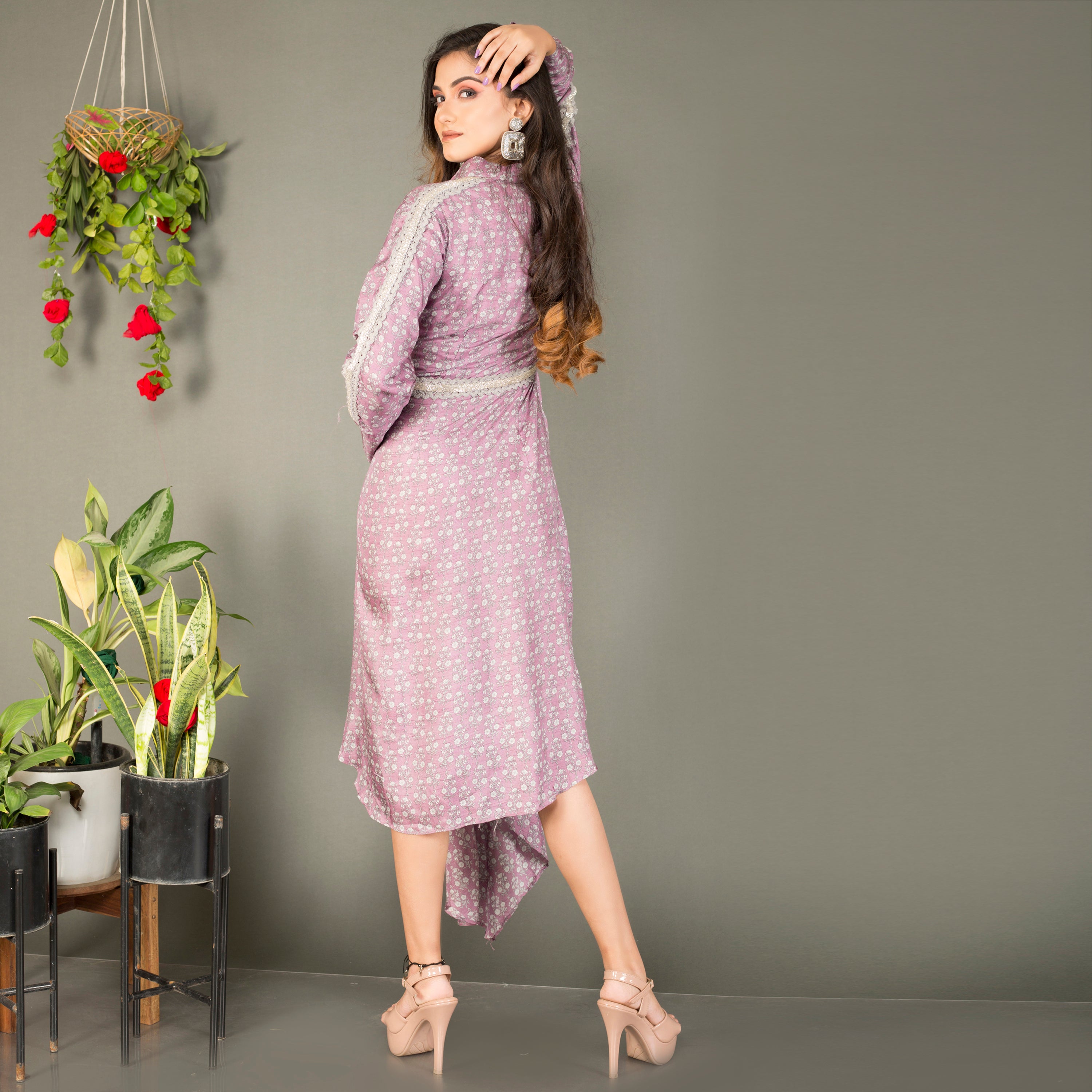 Collared dress with attached belt