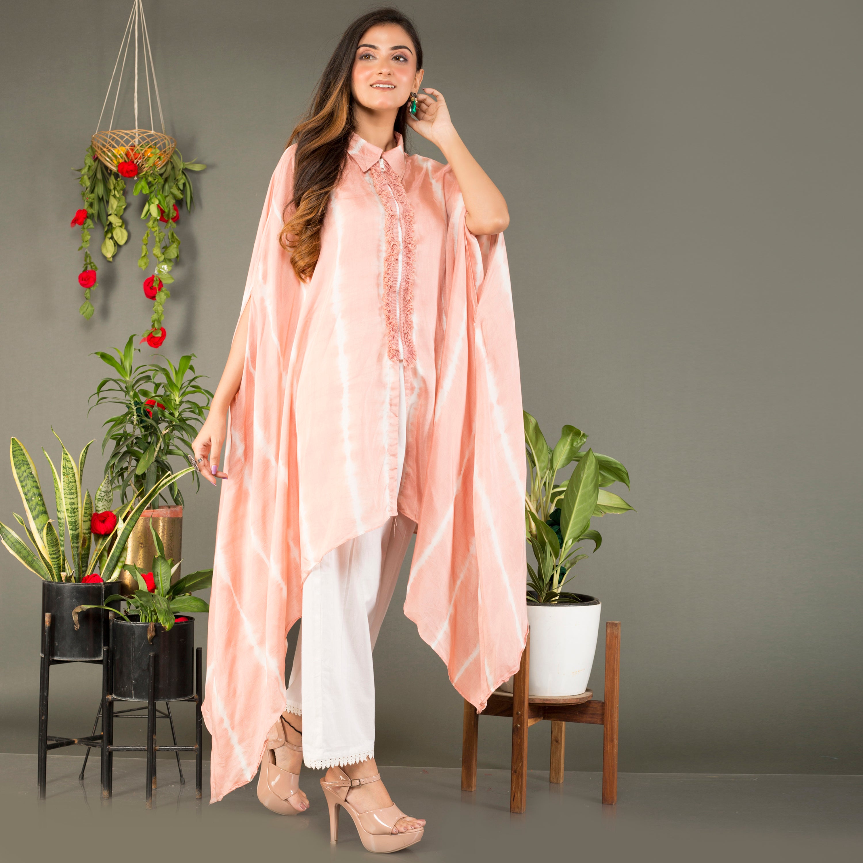 Collar style dye pattern dress