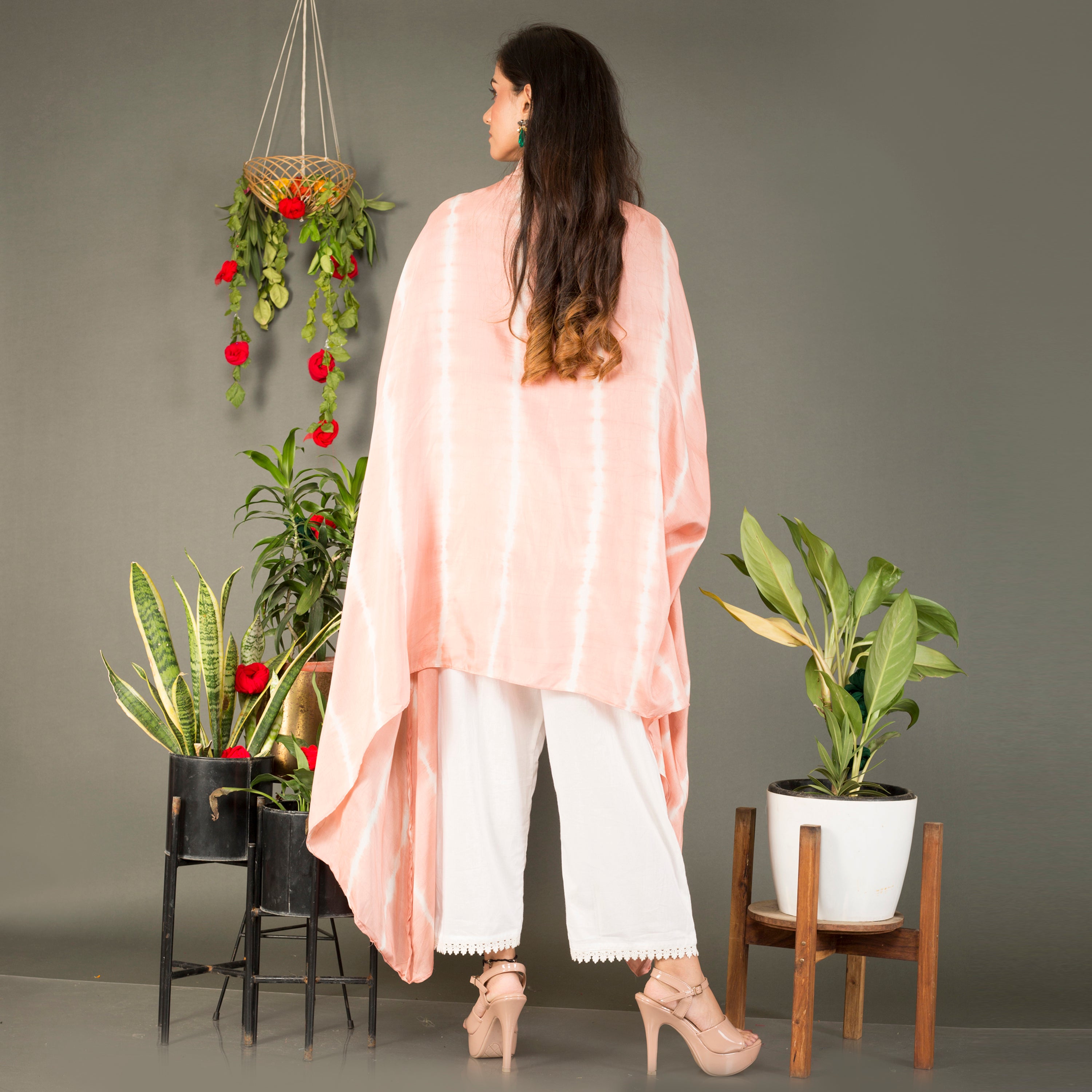 Collar style dye pattern dress