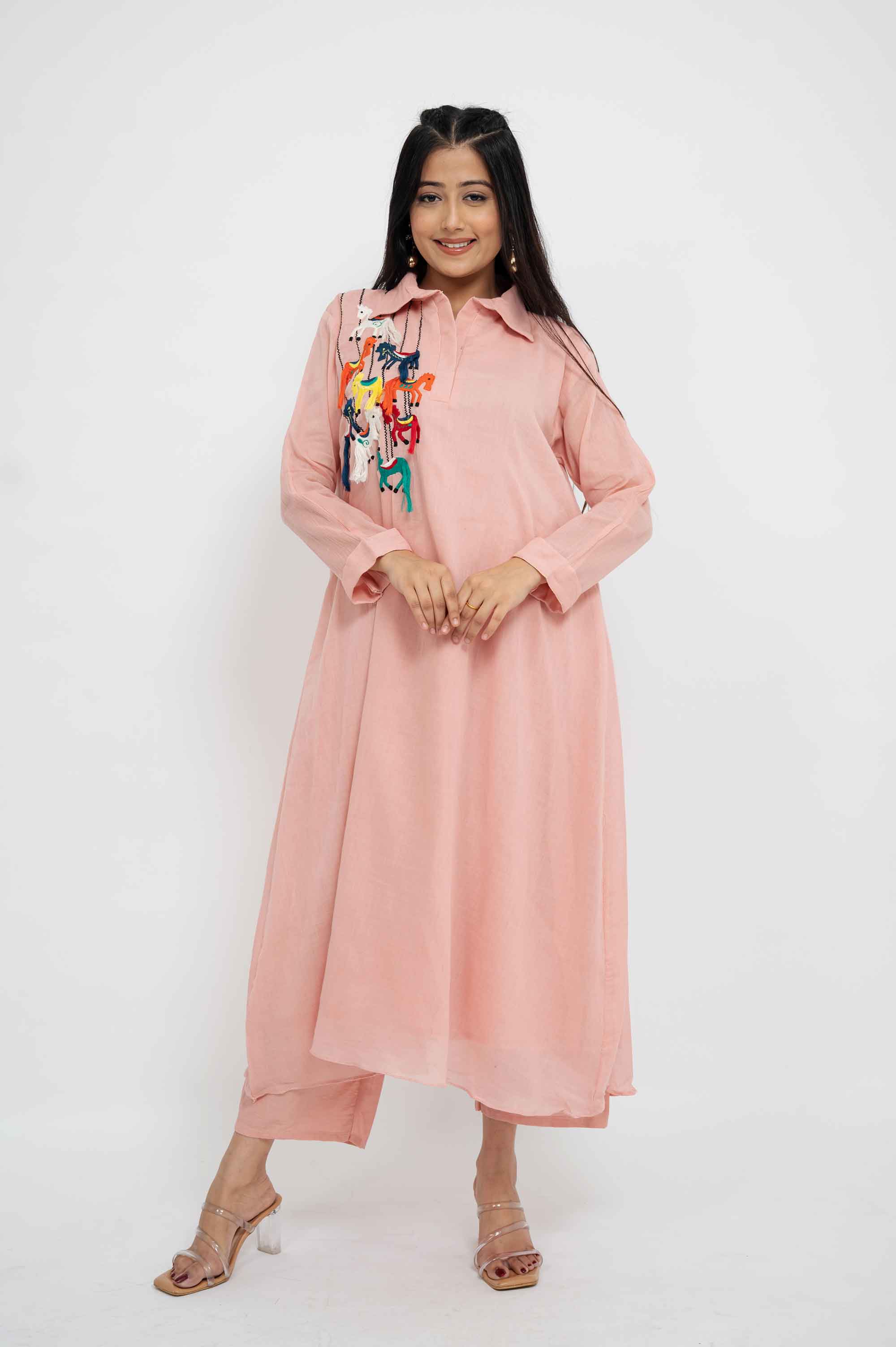 Collared Kurtaset with Thread Horses