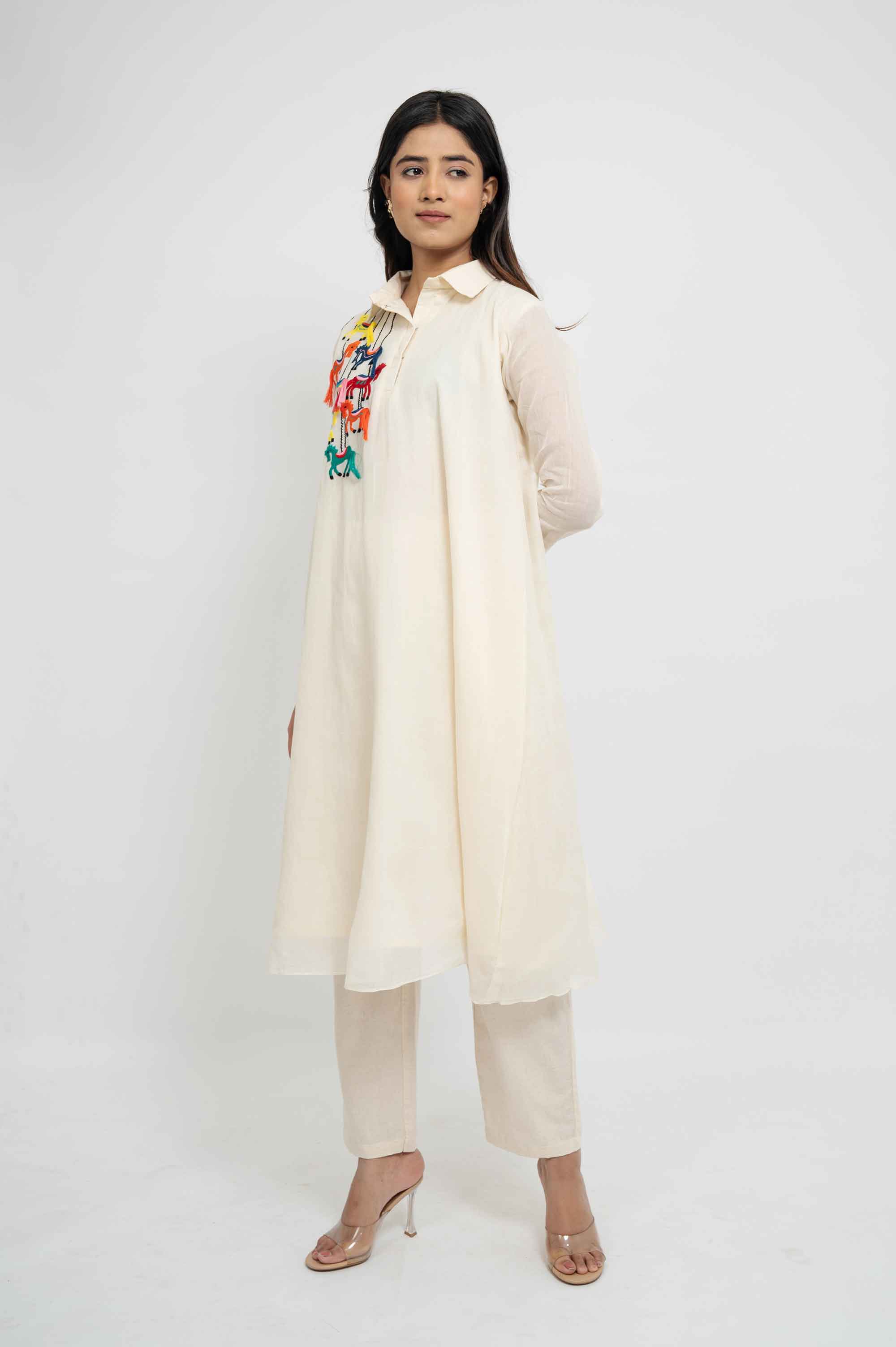 Collared Kurtaset with Thread Horses