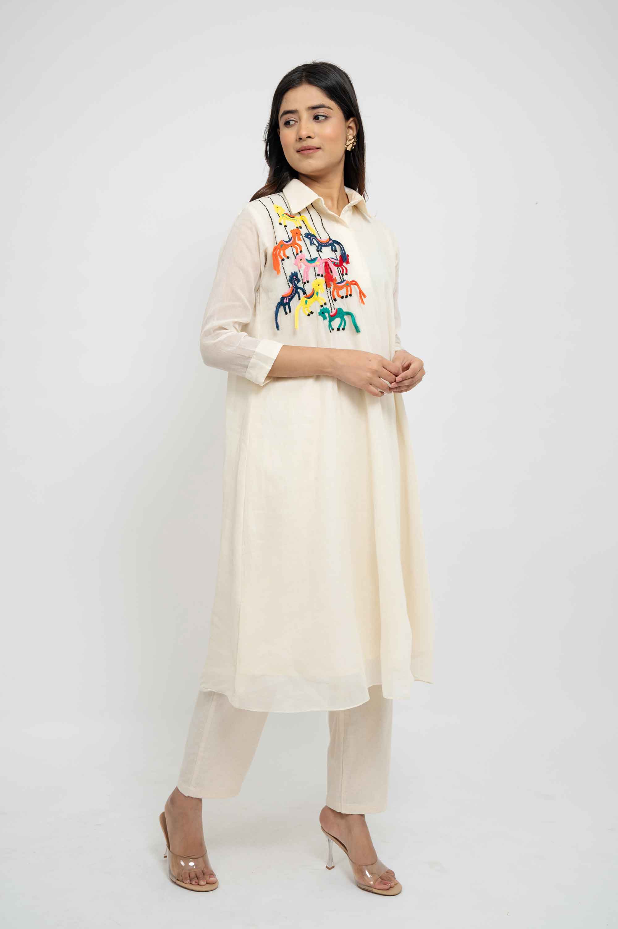 Collared Kurtaset with Thread Horses