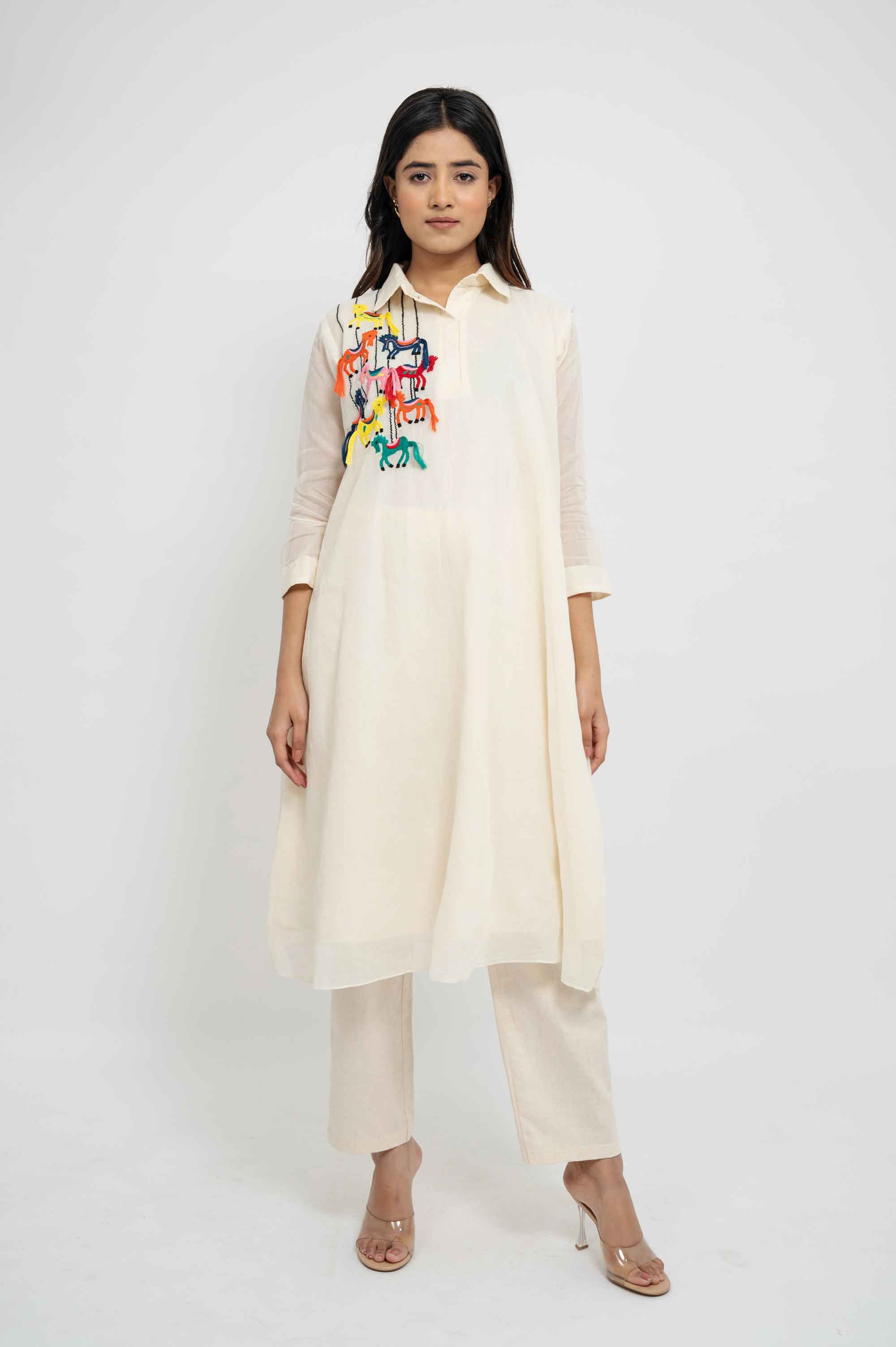 Collared Kurtaset with Thread Horses