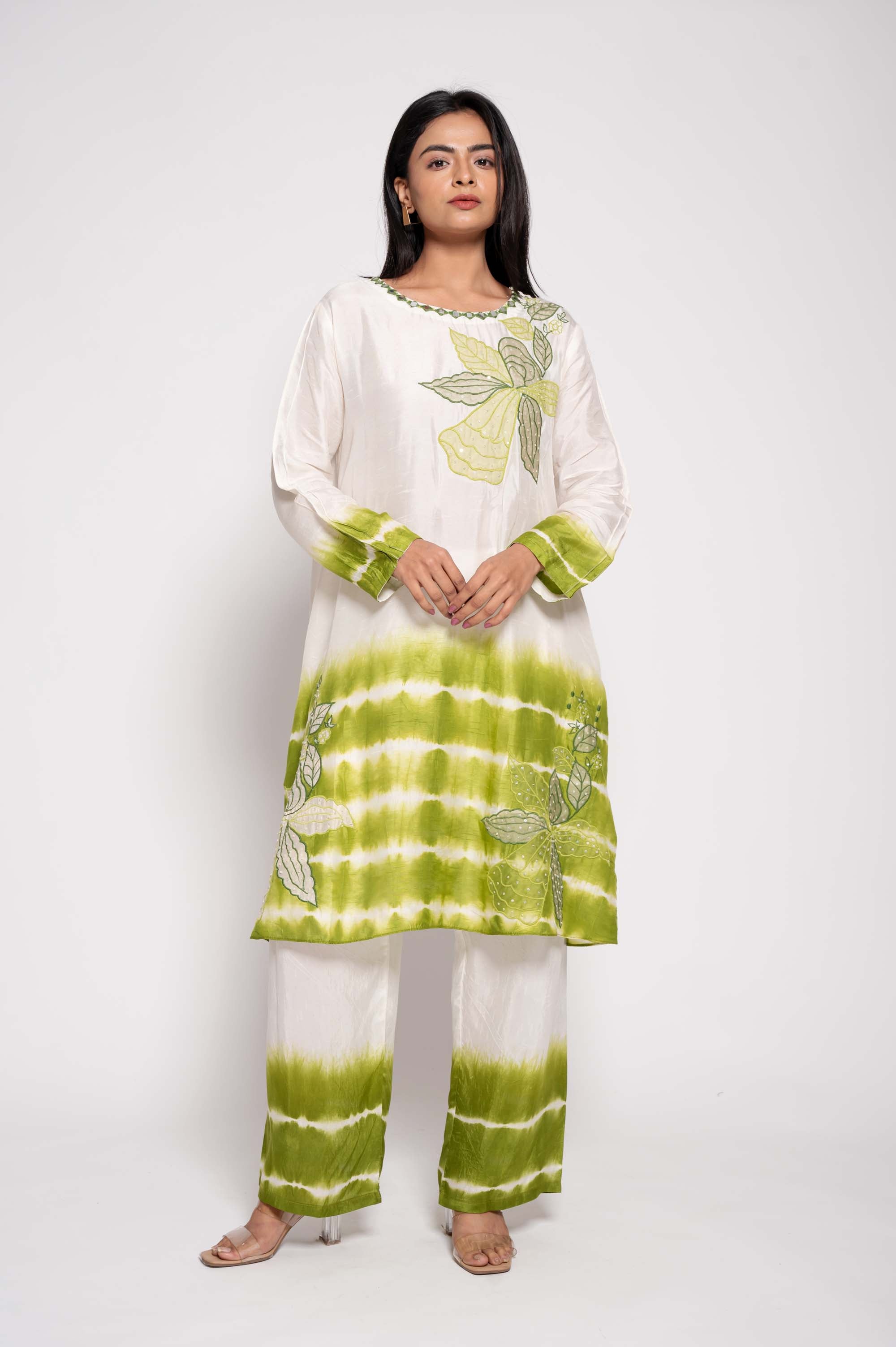 Kurta Set in Tie Dye and Applique work