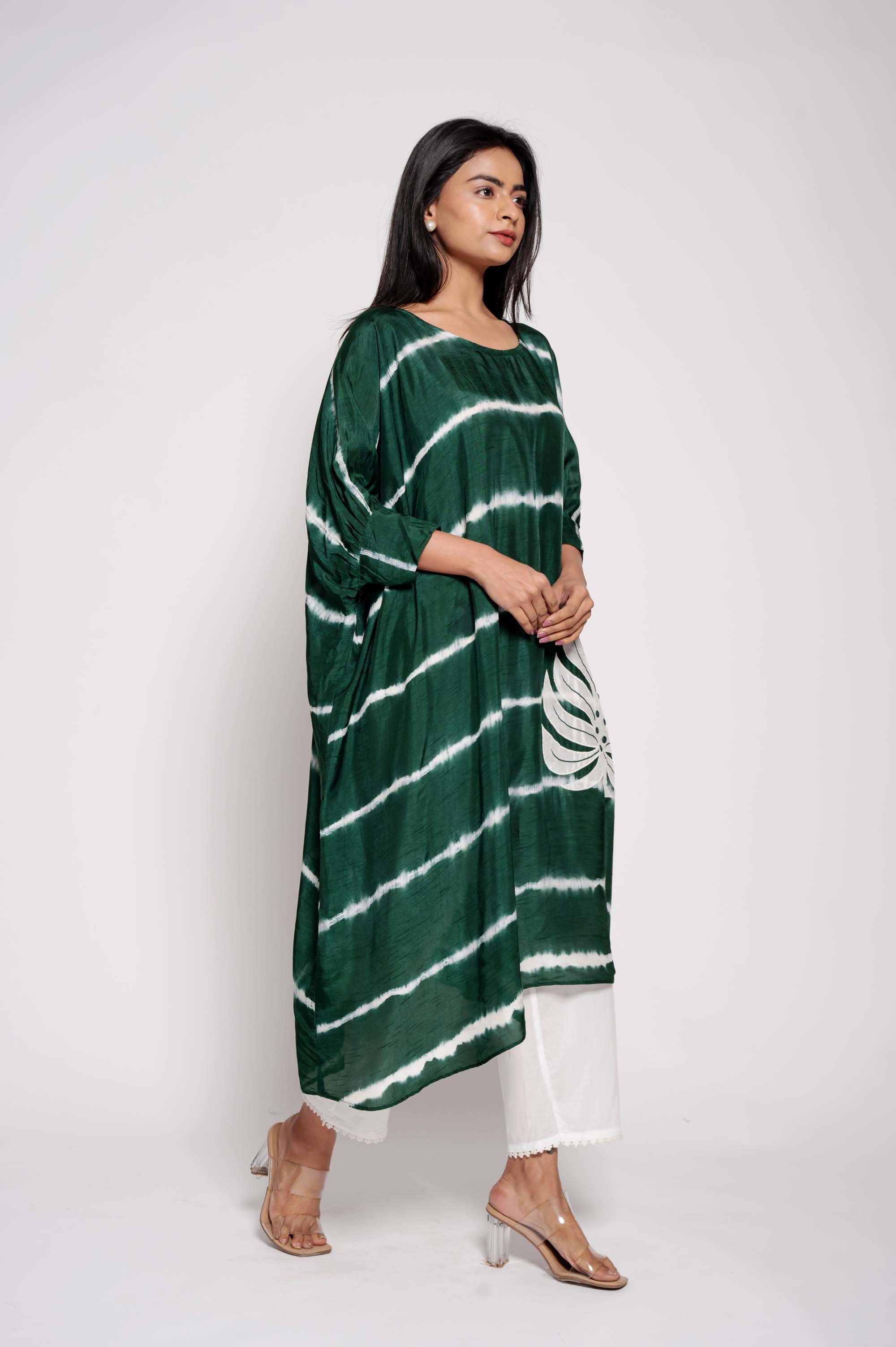 Baggy style Kurtaset with Leaf Applique