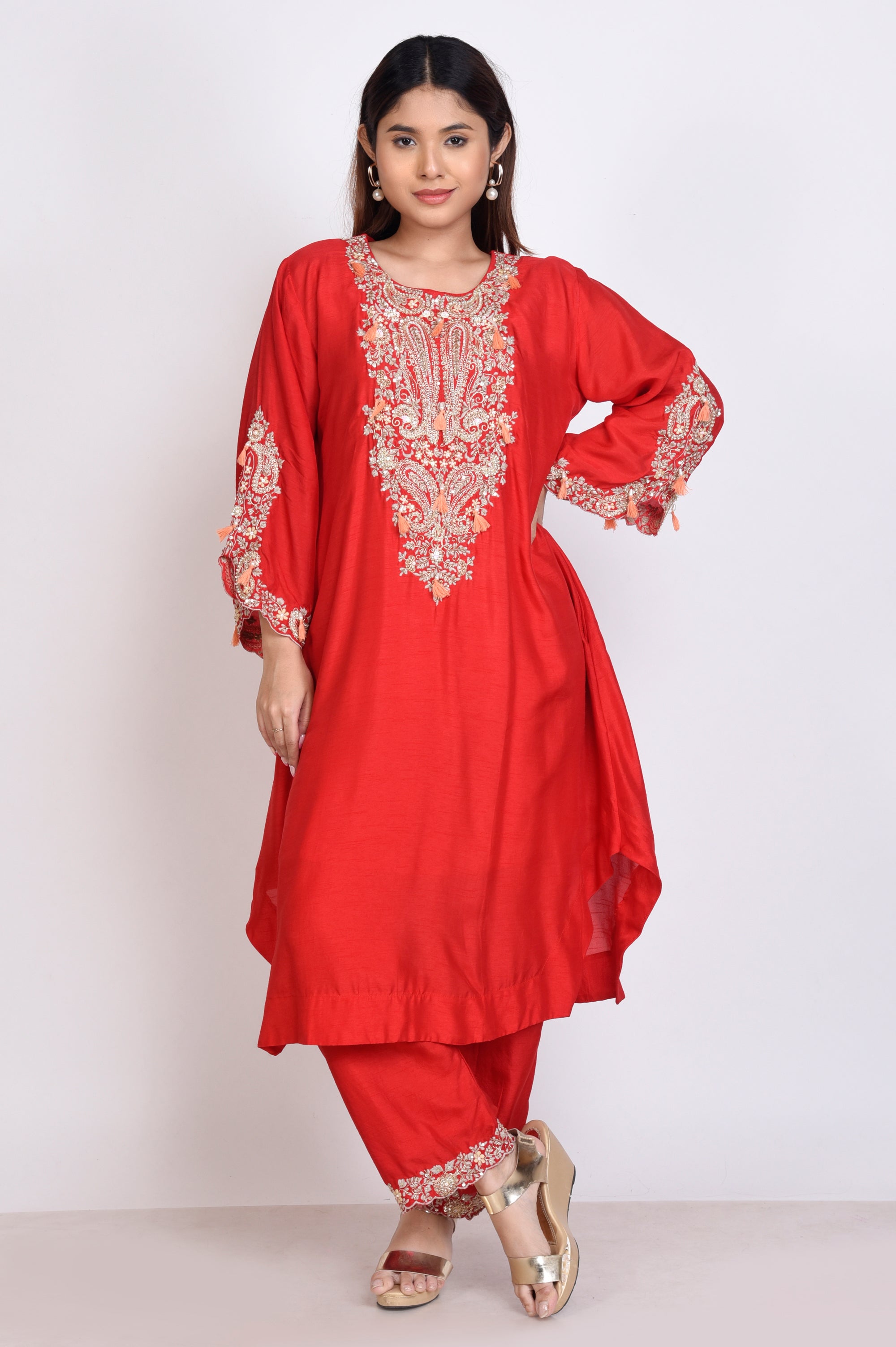 Stylish Traditional Kurta And Pant