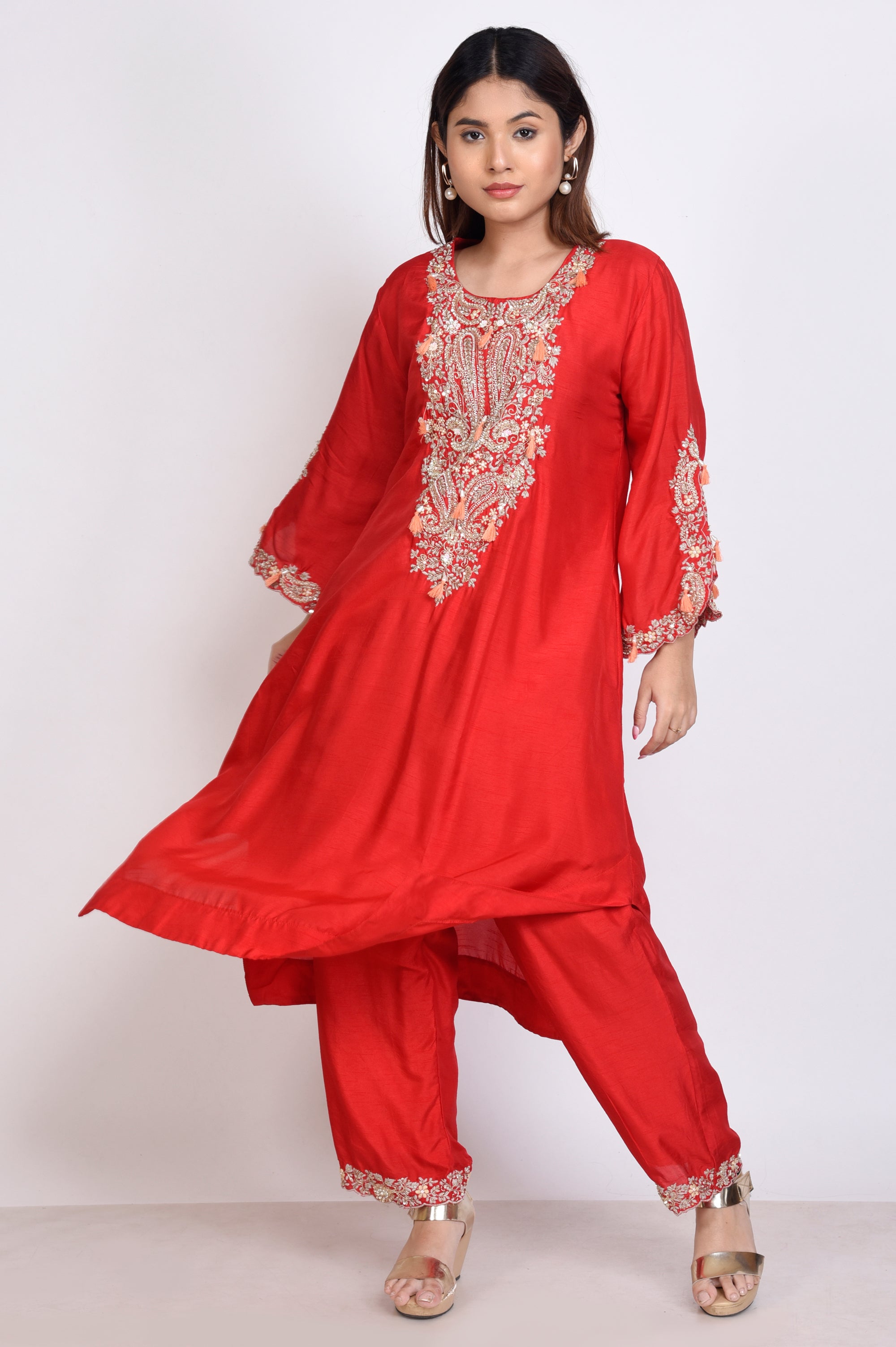 Stylish Traditional Kurta And Pant