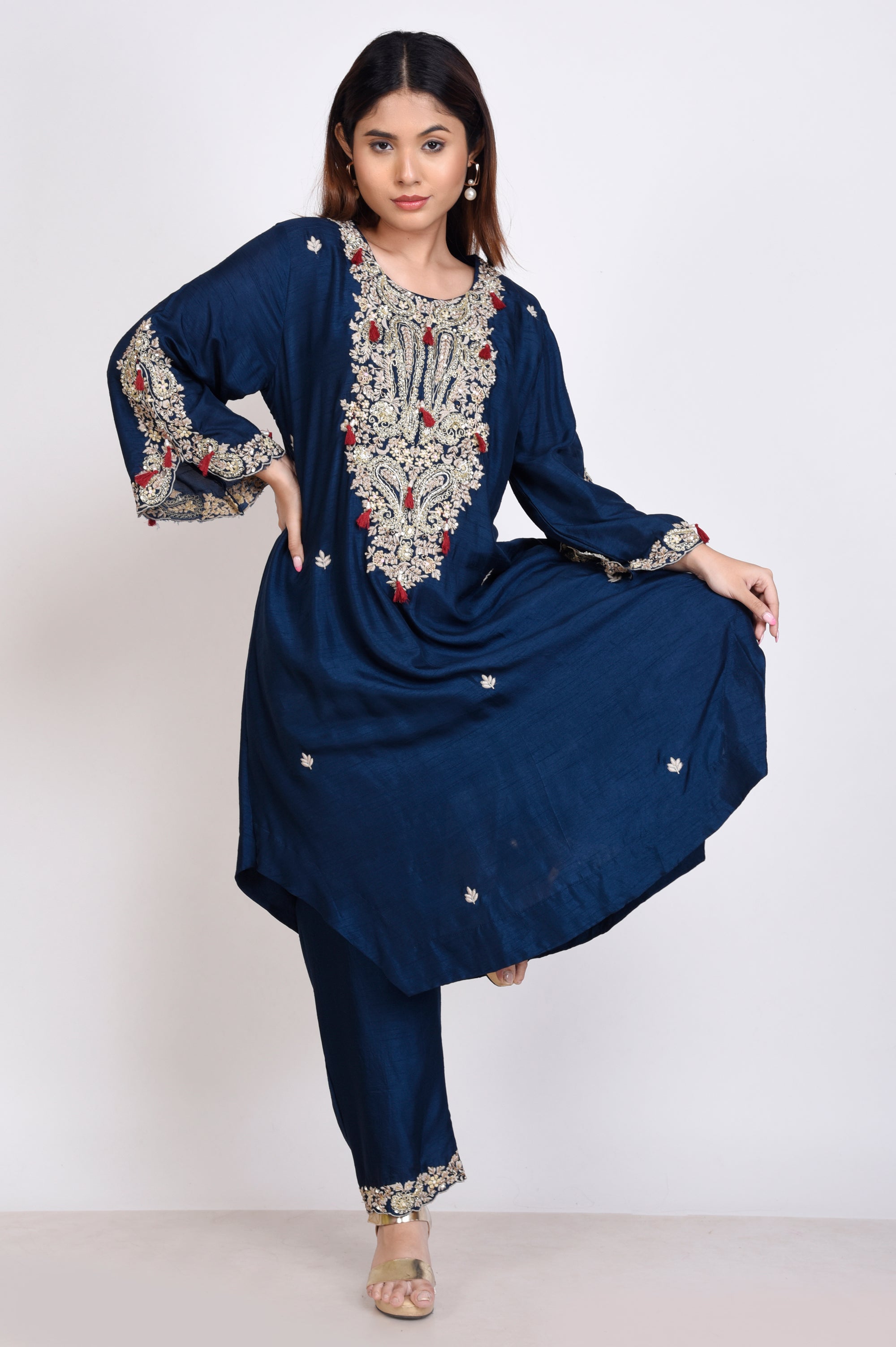 Stylish Traditional Kurta And Pant