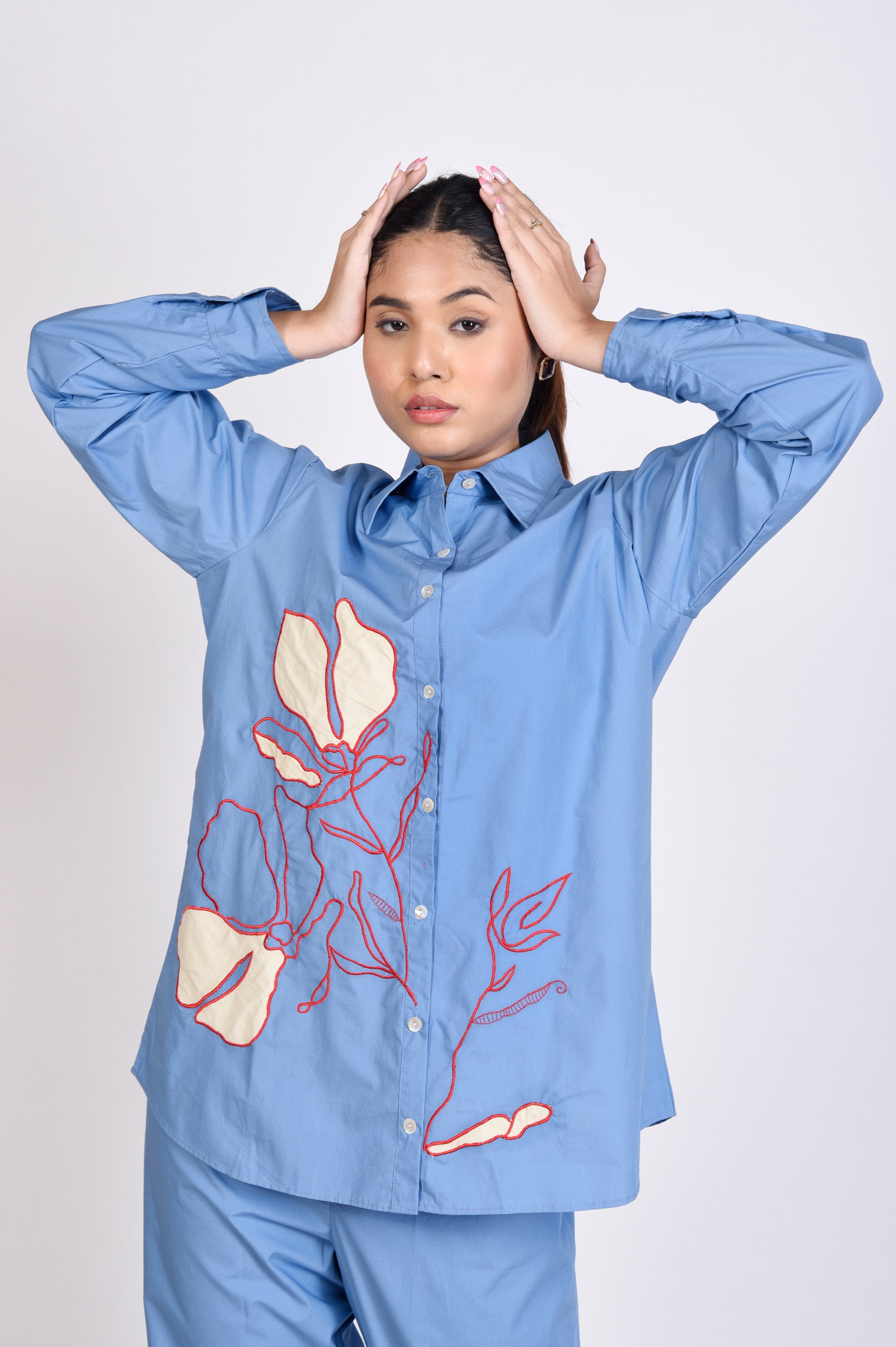 Lose Patten Shirt With Applique