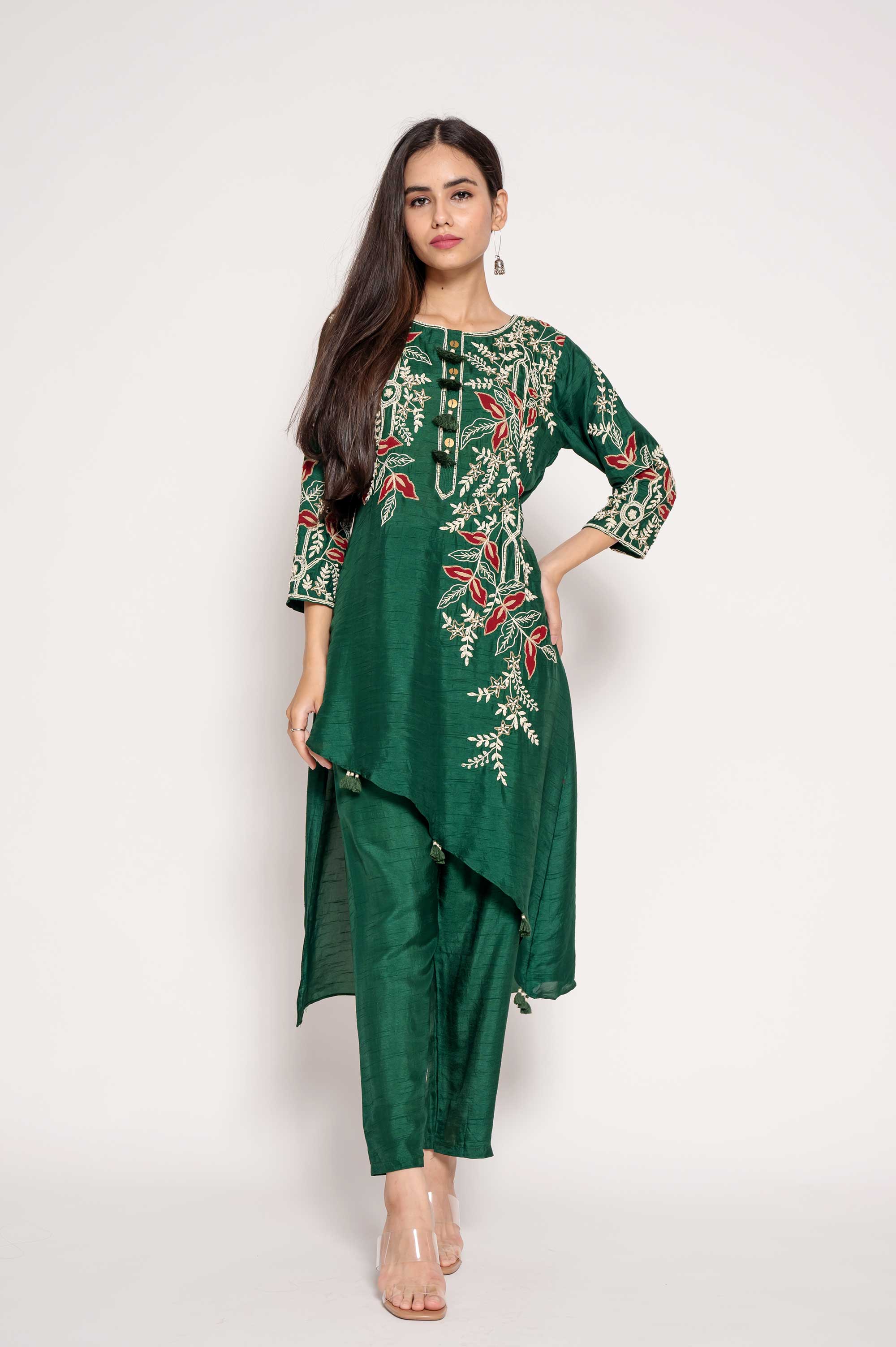 Modern Embroidered Kurtaset