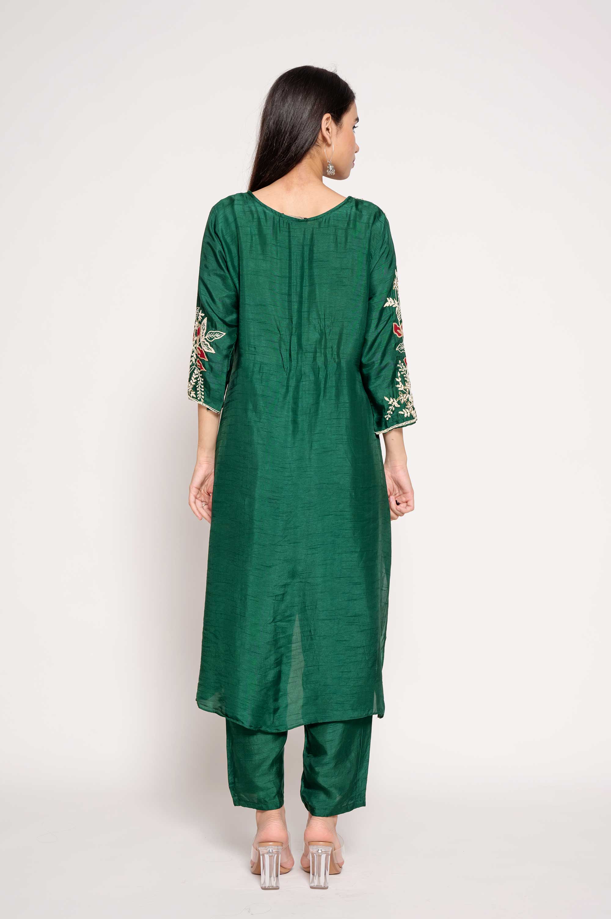 Modern Embroidered Kurtaset