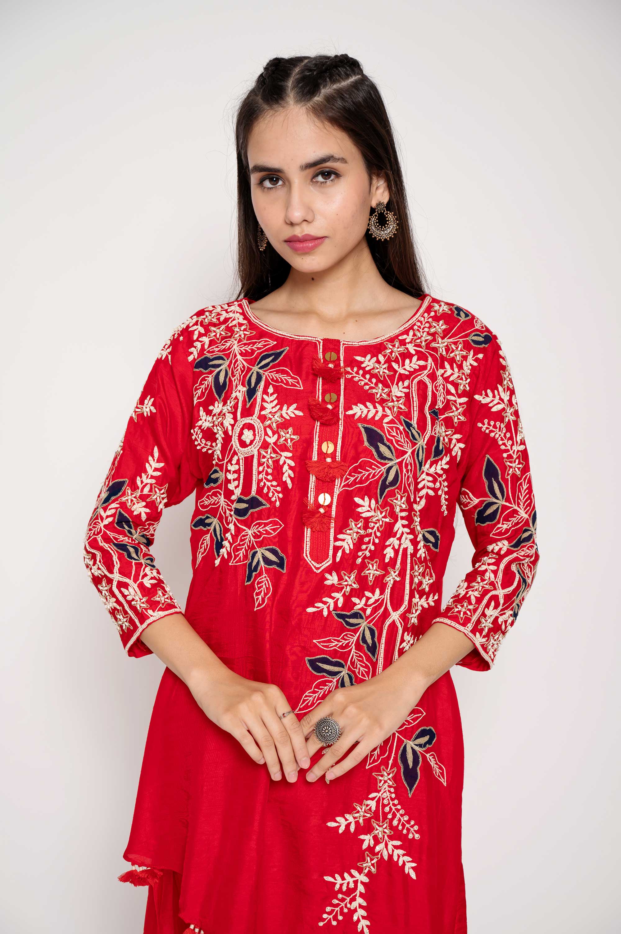 Modern Embroidered Kurtaset