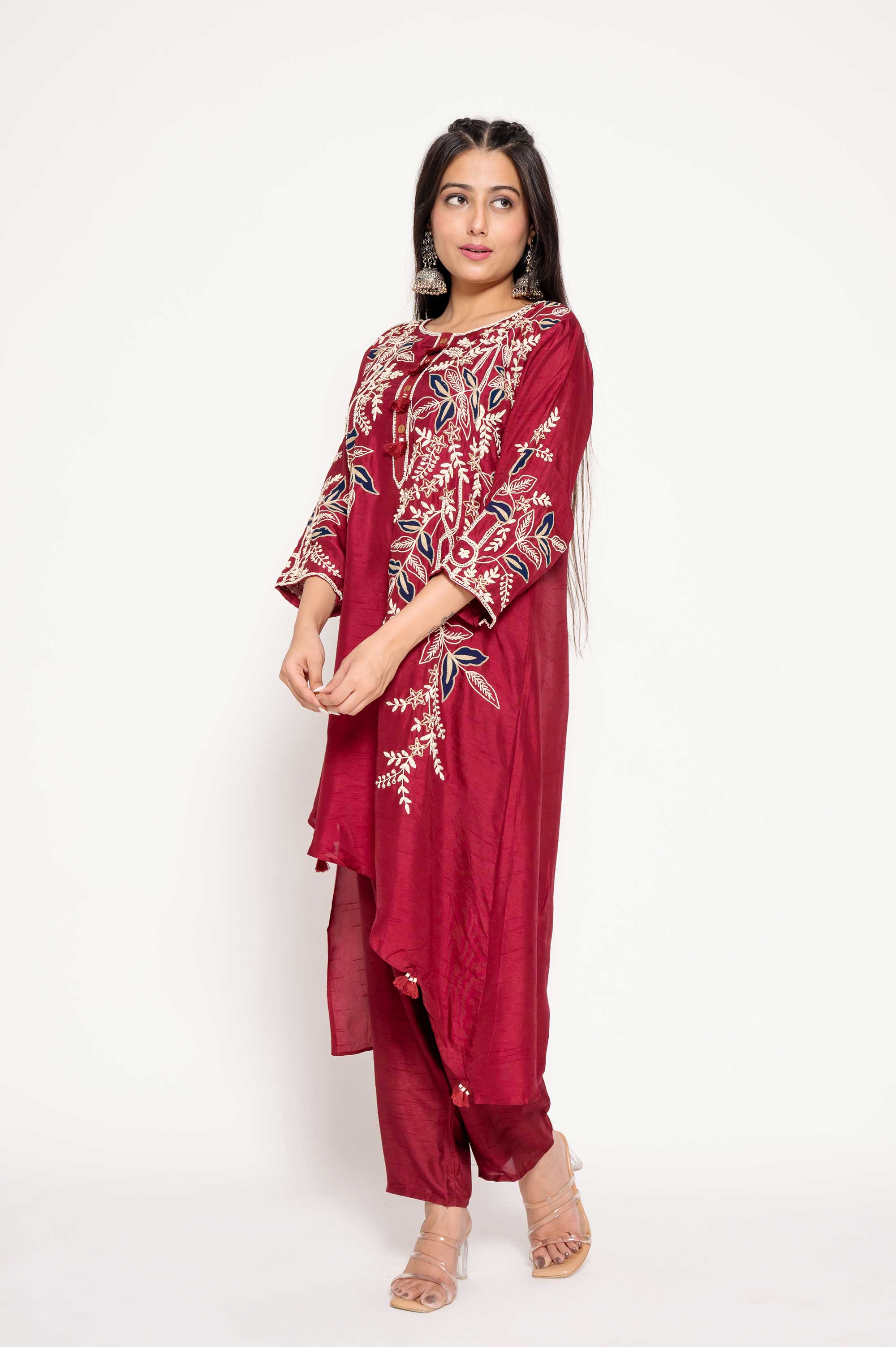 Modern Embroidered Kurtaset