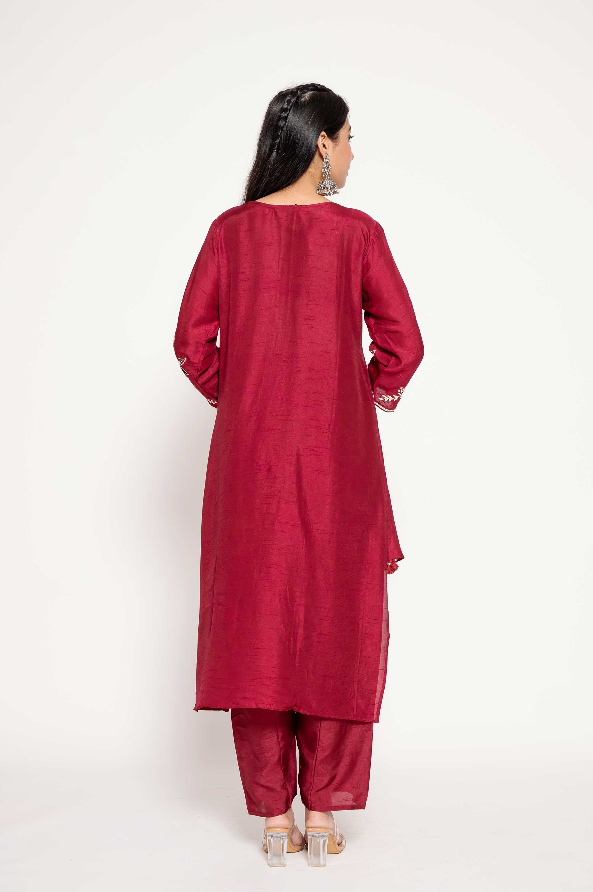 Modern Embroidered Kurtaset