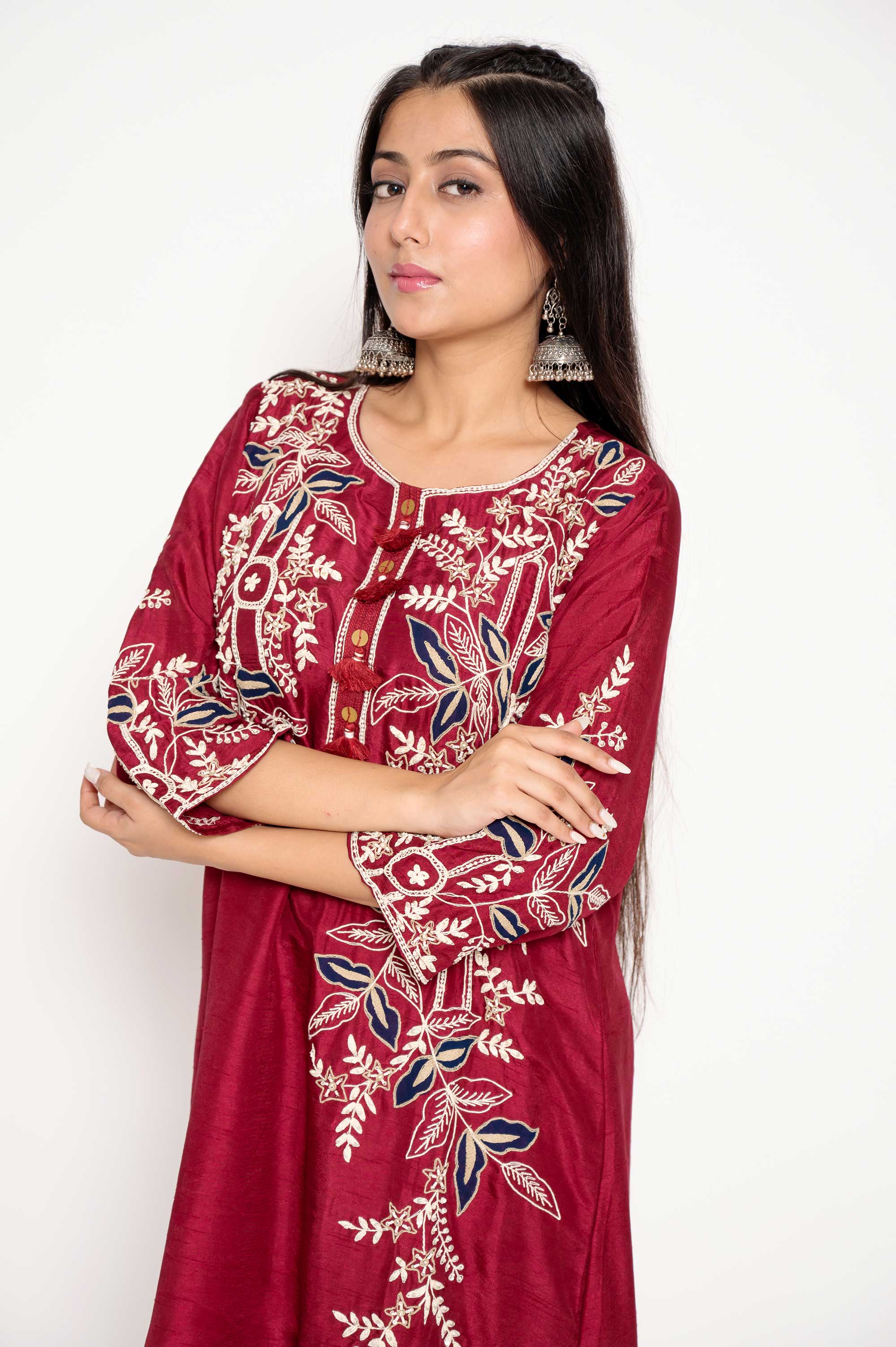 Modern Embroidered Kurtaset