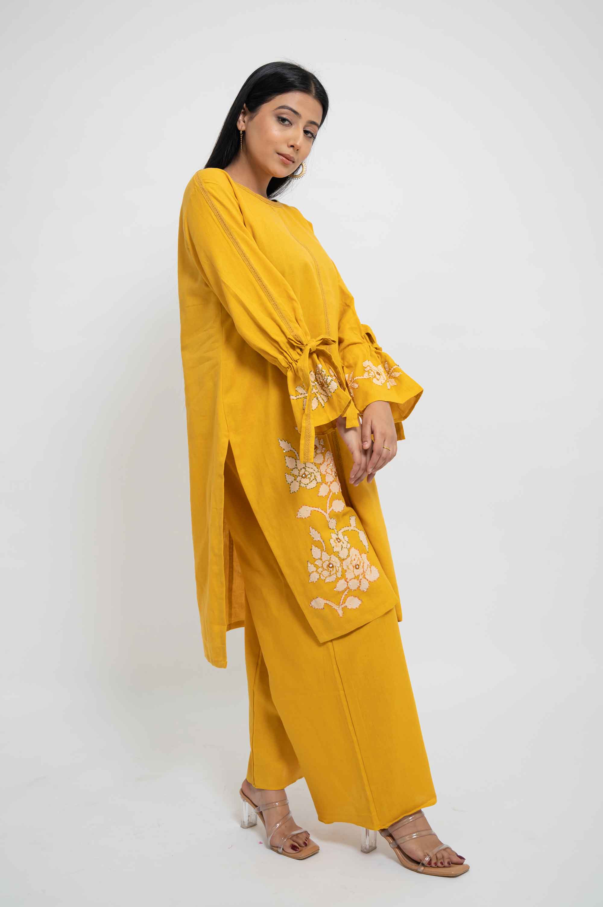 Appliqued Urban Kurtset